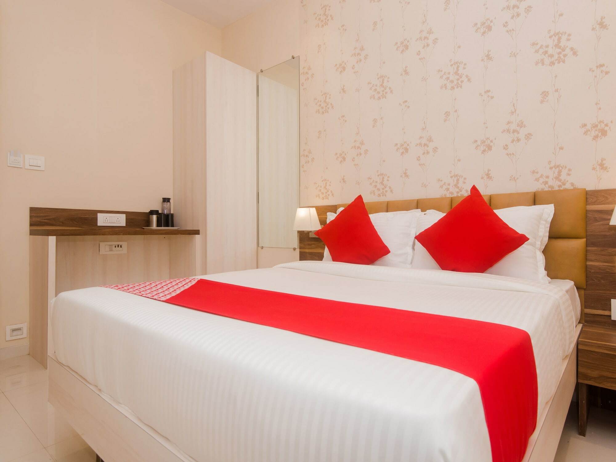 Fabhotel Grand Heritage - Nr Bkc Мумбаи Экстерьер фото